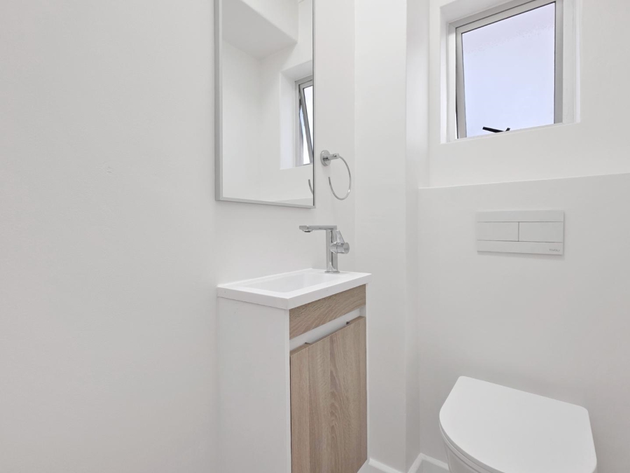 2 Bedroom Property for Sale in Sea Point Western Cape